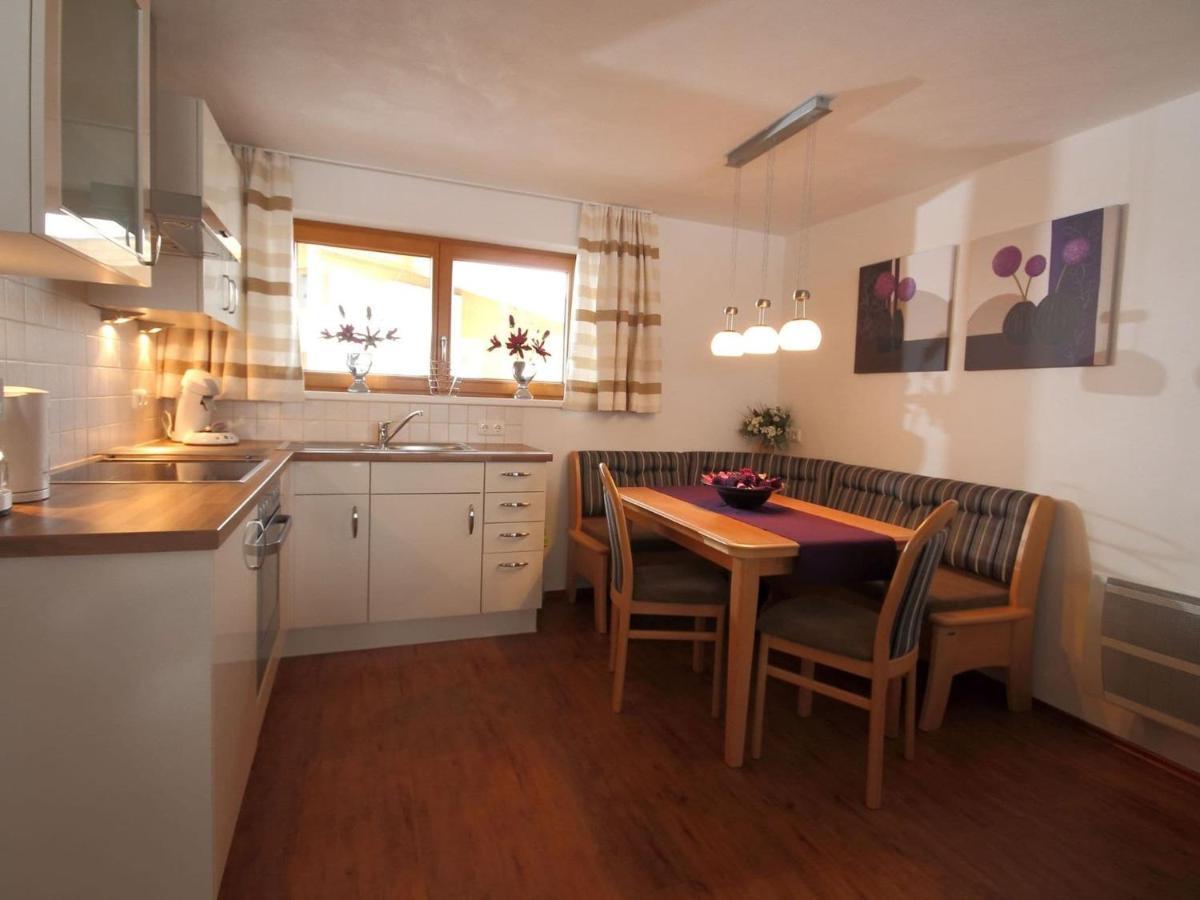 Boutique Apartment In Brixen With Mountain View ブリクセン イン ターレ エクステリア 写真