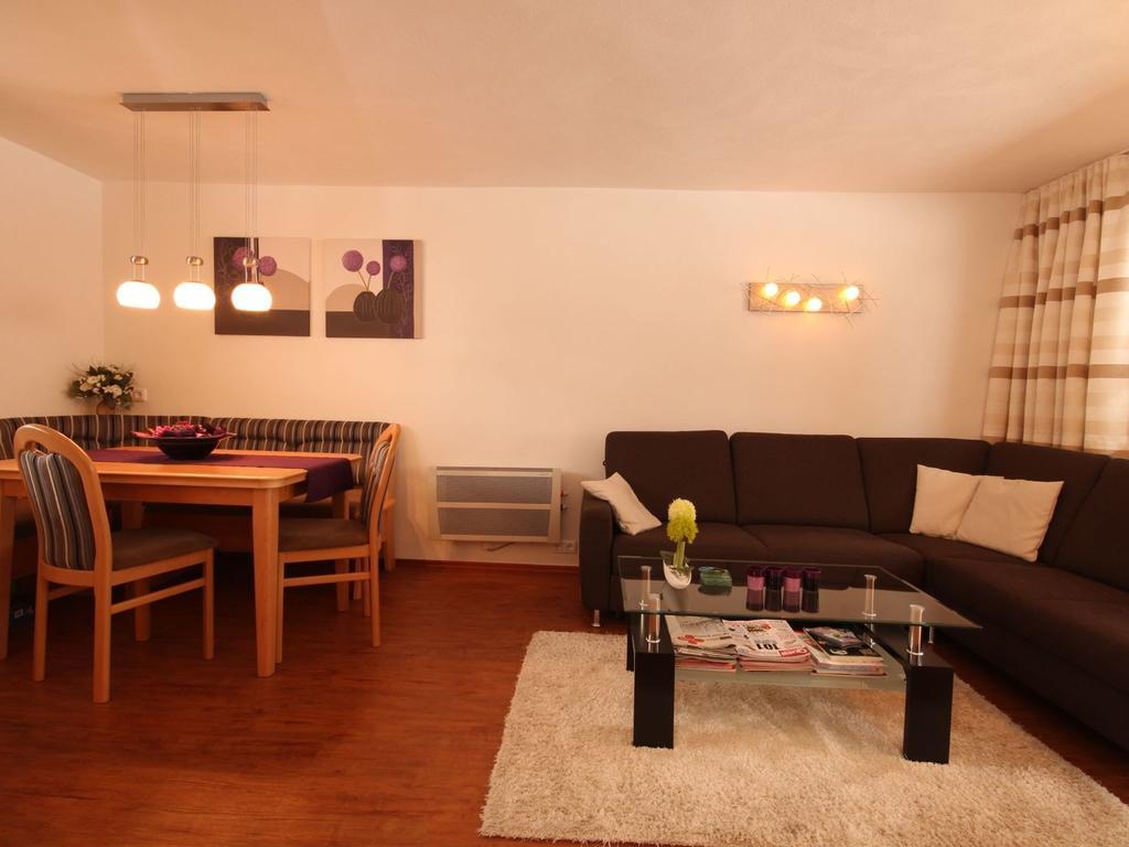 Boutique Apartment In Brixen With Mountain View ブリクセン イン ターレ エクステリア 写真
